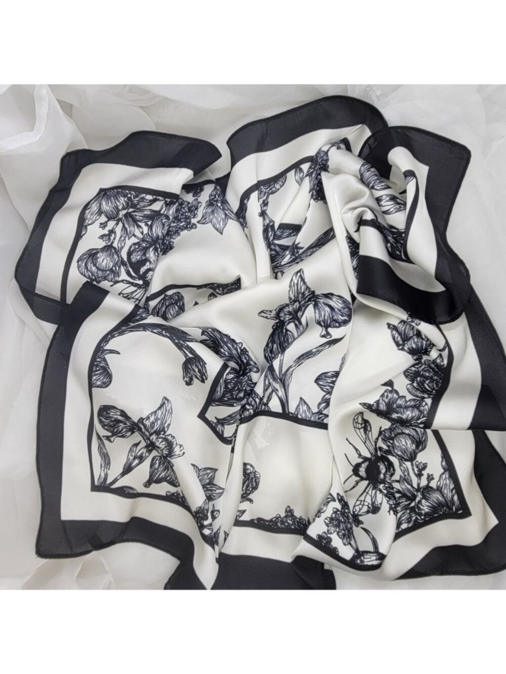 ✨✨Elegant Bandana Square Scarf Silky Satin Soft BLACK WHITE Neck Scarfs Headwrap - Picture 5 of 7